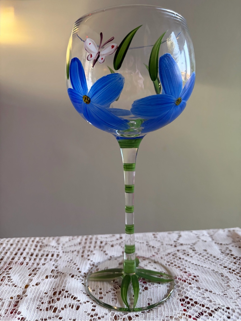 3/$30✨🦋Artisan Hand Painted Balloon Wine Glass Blue Floral Butterfly Leaf Base🌿